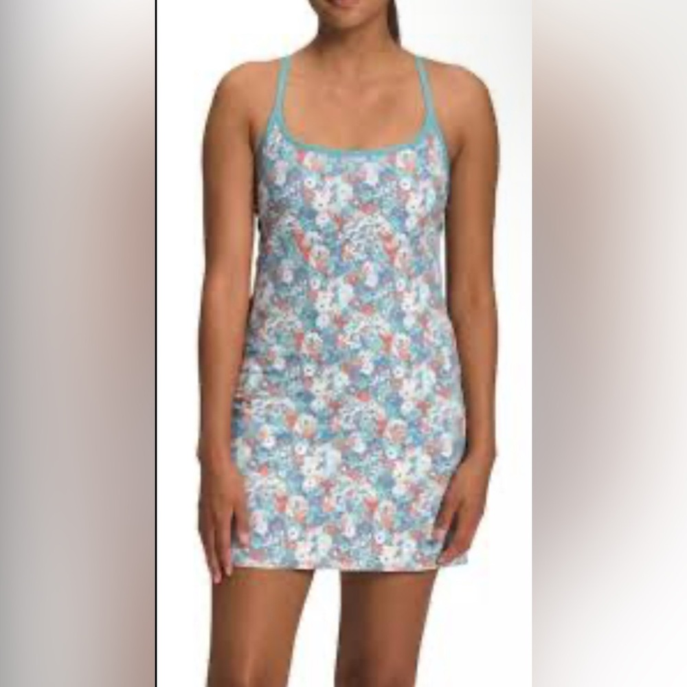 NWOT The North Face Women’s Arque Hike Dress Skort in Reef Waters Wild Daisy